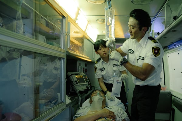 02 190503 RR AMBULANCE 0915